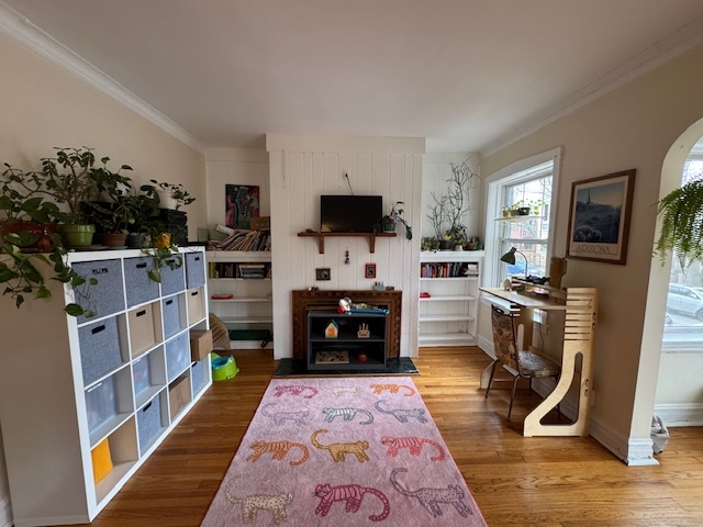 Primary Photo - 4949 N Albany Ave