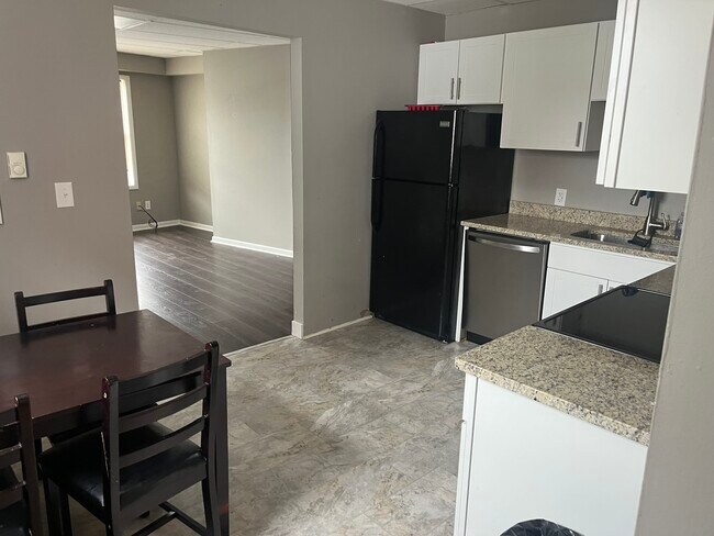 Foto del edificio - 150 Garibaldi Ave