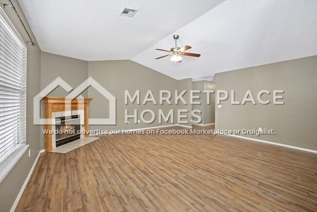 Foto del edificio - 4455 Chaparral Ln