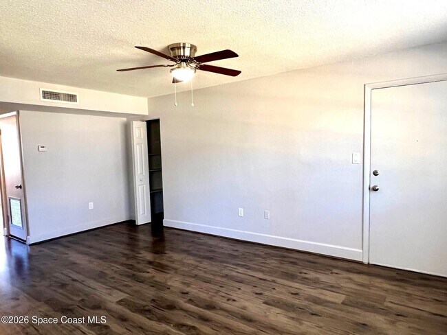 Foto del edificio - 8401 N Atlantic Ave