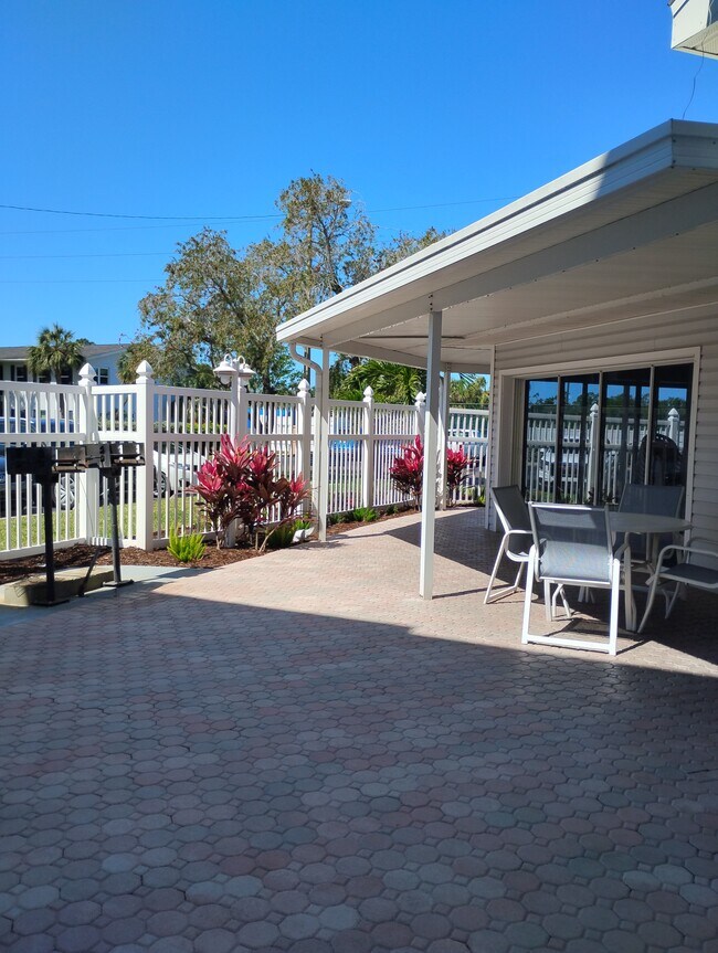 Pool Area with Grills - 6932 Stones Throw Cir N