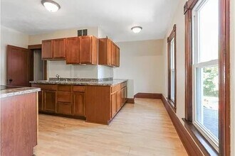Building Photo - 207 N Wisconsin St