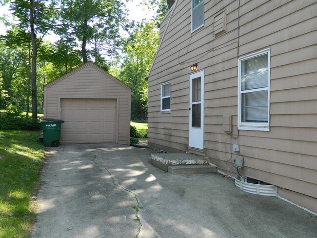 Building Photo - 1145 65th St