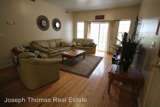 Foto principal - 483 Belmont Pl