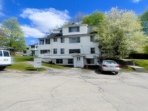 Building Photo - 65 Curve St