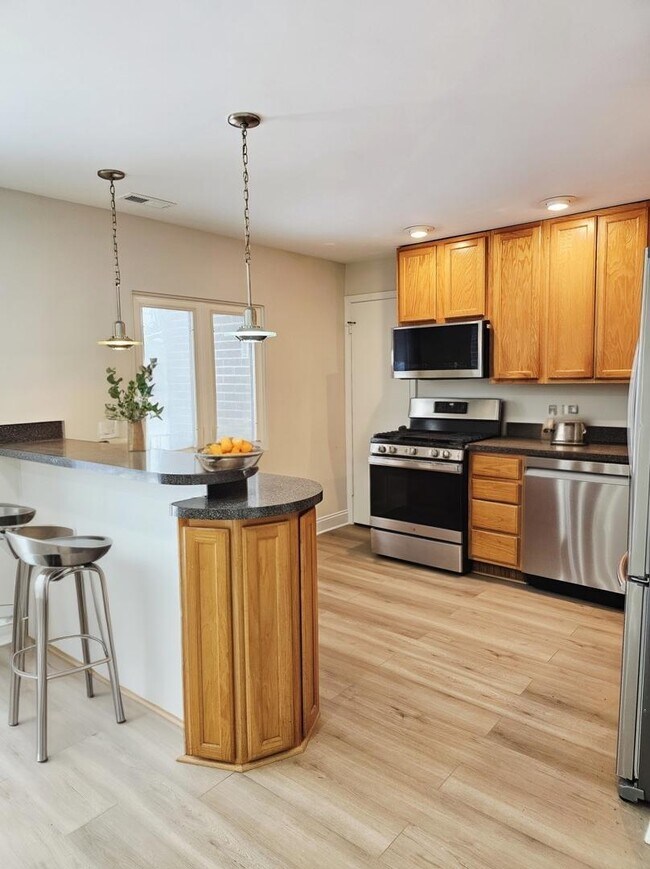 Foto del edificio - 1550 Sandpebble Dr