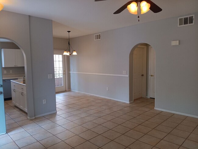 Foto del edificio - Gated Summerlin Condo - Ground floor 2/2 w...