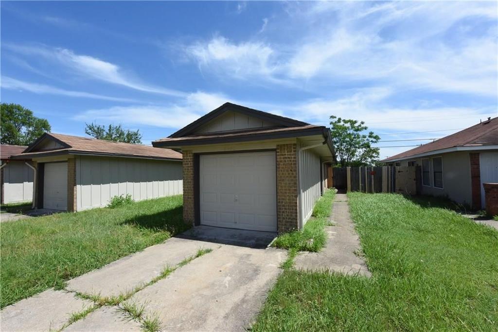 Foto principal - 8906 Greenmound Ave