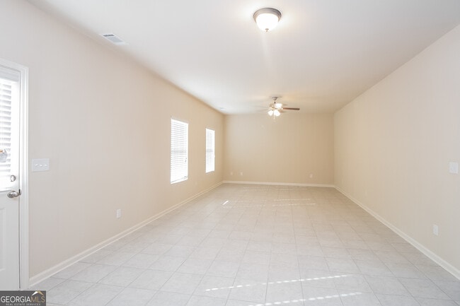 Foto del edificio - 355 Sunflower Ln