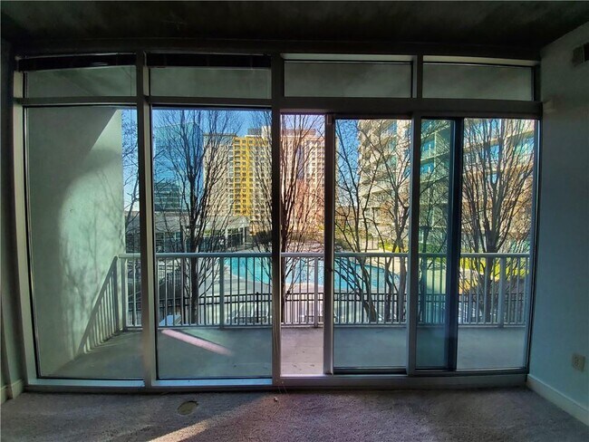 Foto del edificio - 950 W Peachtree St NW