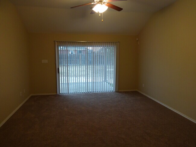 Foto del edificio - 313 Woodridge Dr