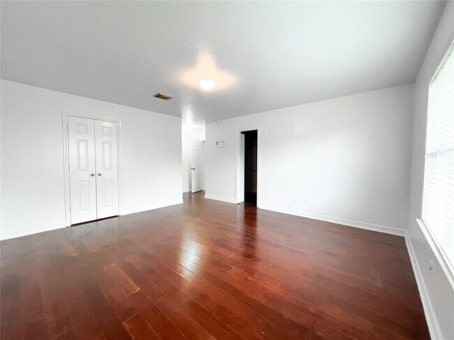 Building Photo - 13919 Tinsley Ct