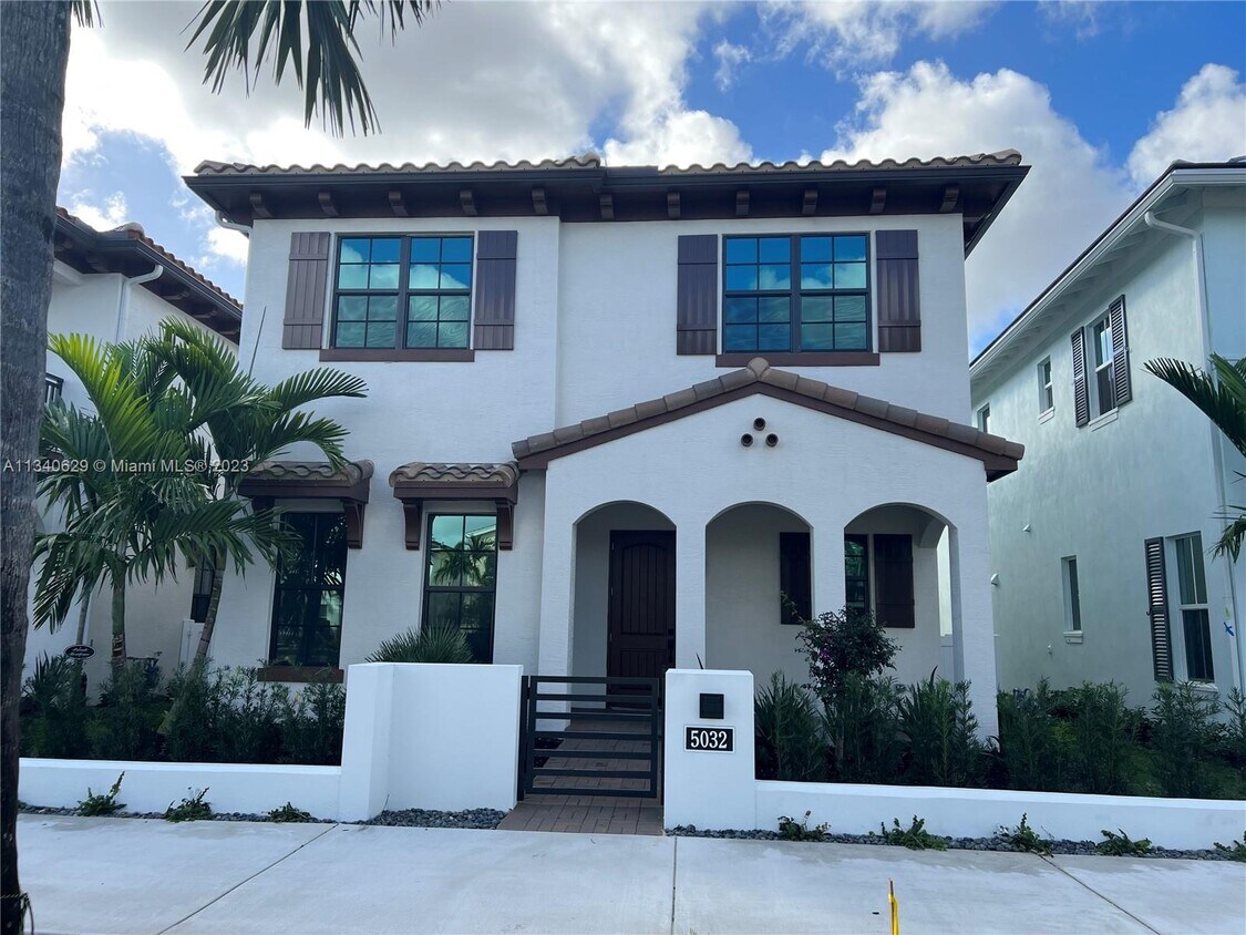 Foto principal - 5032 Grandiflora Rd