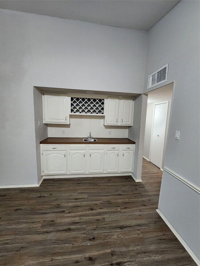 Foto del edificio - 3822 Broken Elm Dr