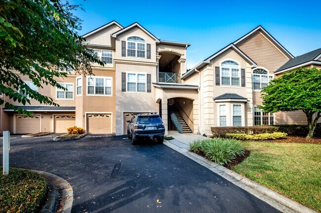 Foto del edificio - 13810 Sutton Park Dr N