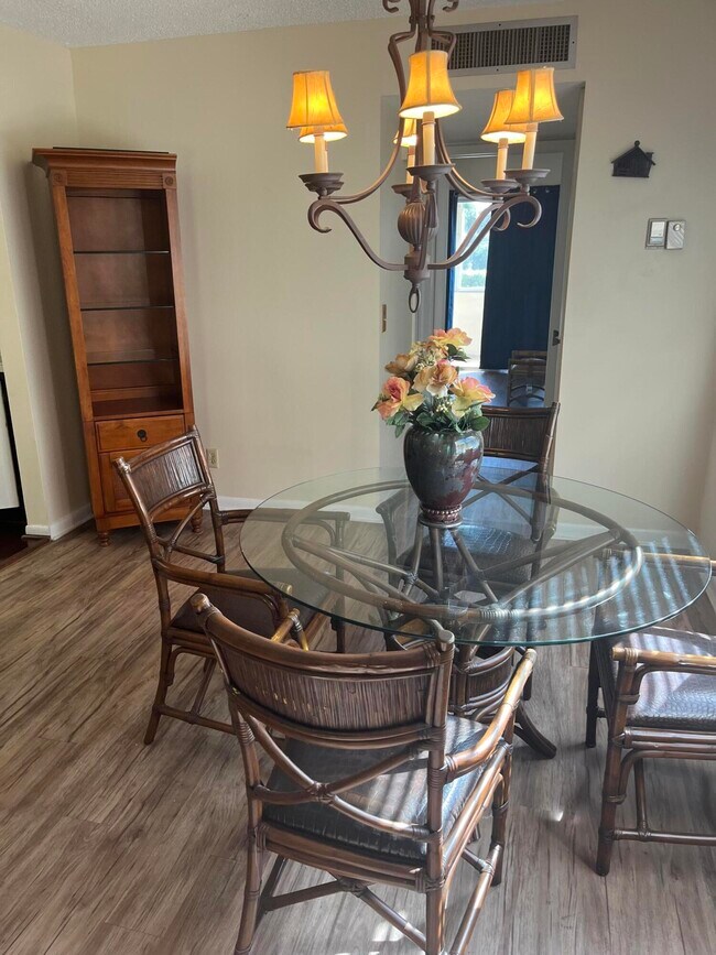 Foto del edificio - 522 Capri K