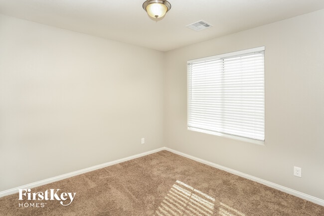 Foto del edificio - 4340 Stardusk Falls Ave