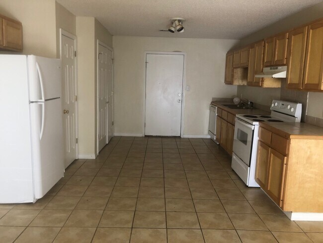 Building Photo - 12375 Jackson Dr