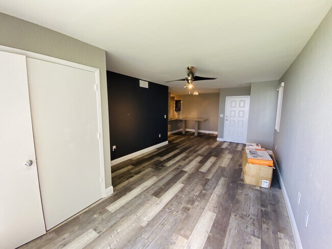 Foto del edificio - 2871 N Oakland Forest Dr