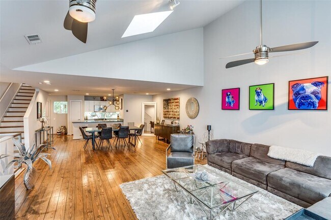 Foto del edificio - 4213 Dickason Ave