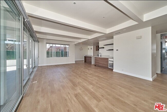 Foto del edificio - 131 N Gale Dr