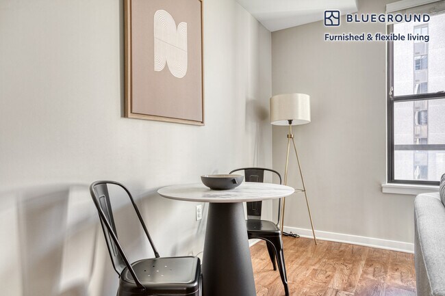 Foto del edificio - 1011 4th St NW