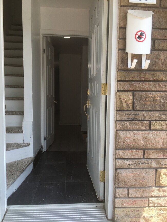 Photo du bâtiment - 9609 Av Bruchési