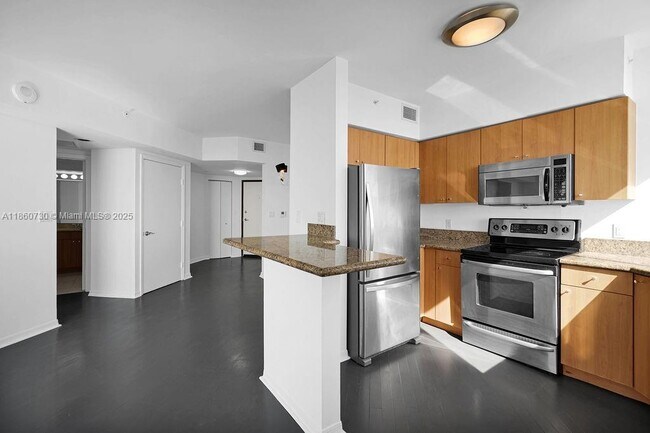 Building Photo - 1330 West Ave