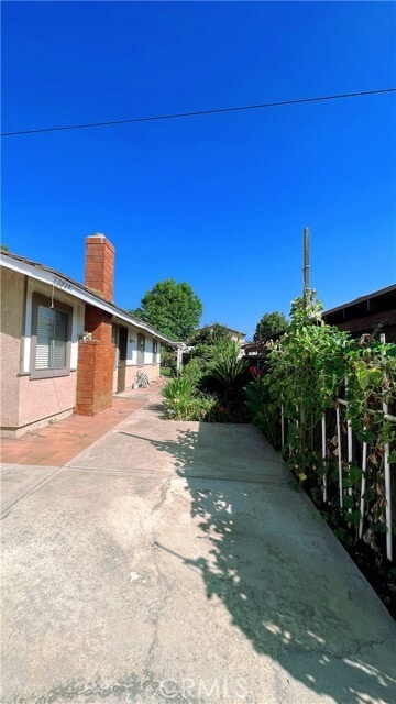 Building Photo - 3049 Prospect Ave