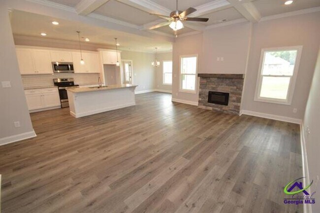 Building Photo - 105 Sutter Butte