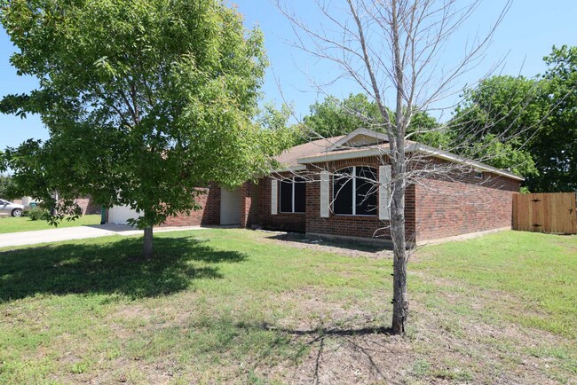 Foto del edificio - 1717 Liberty Hill Dr