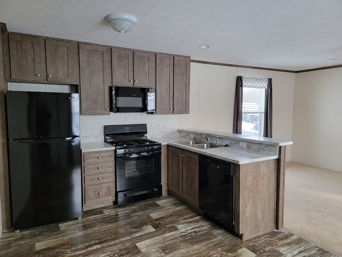 Primary Photo - 112 Sheppard Ave
