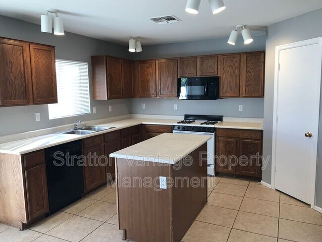 Foto del edificio - 12525 W Rosewood Ln