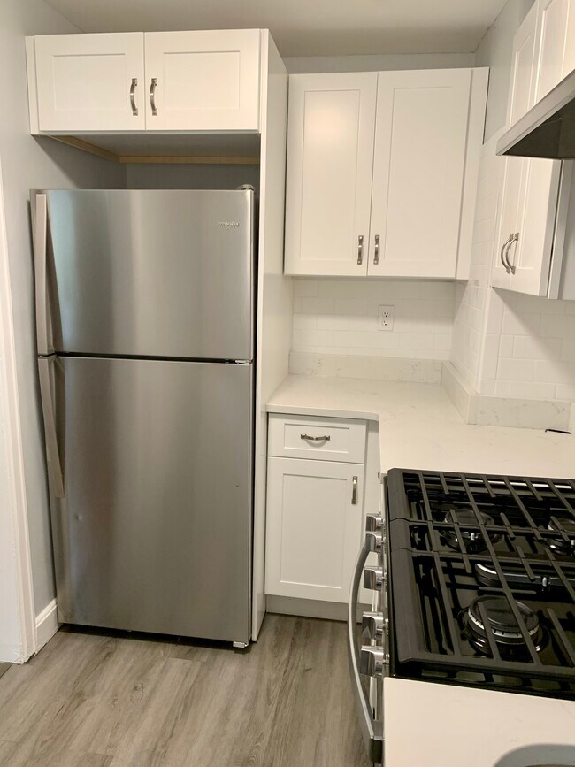 kitchen - 6 Oval Rd