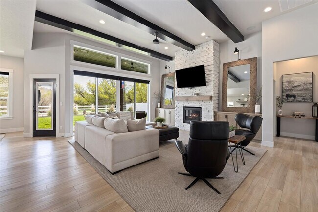 Building Photo - Gorgeous 4-Bedroom Home in Dry Creek Ranch...