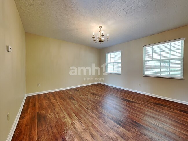 Foto del edificio - 45 Saddle Creek Ln