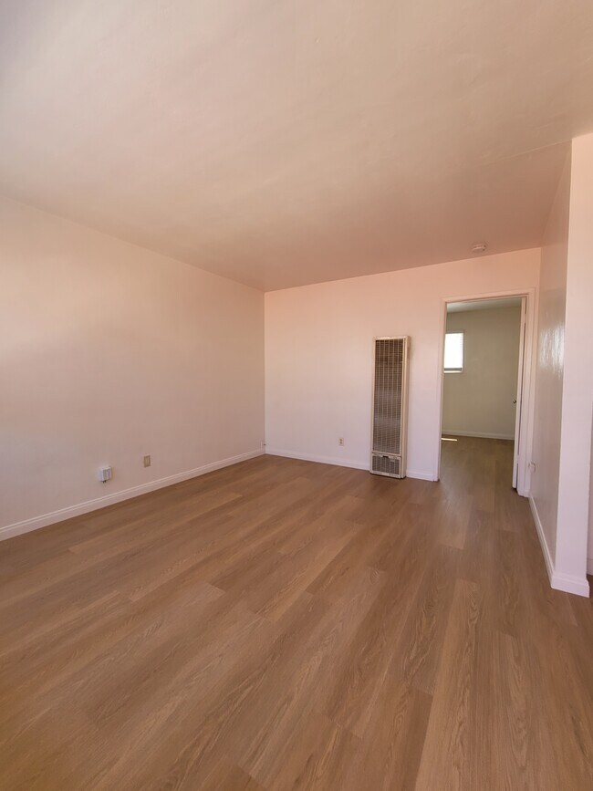 Foto del edificio - 1035 Wilbur Ave