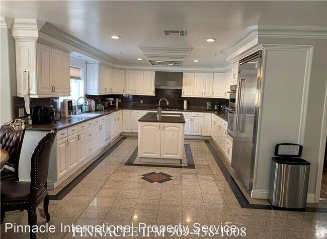 Foto del edificio - 5 br, 5 bath House - 1008 S. 8th Avenue
