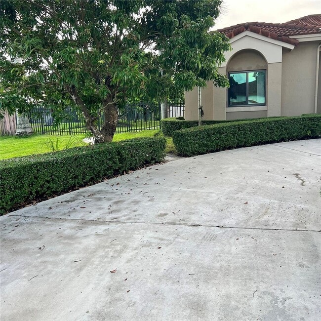 Building Photo - 12770 SW 217th Terrace