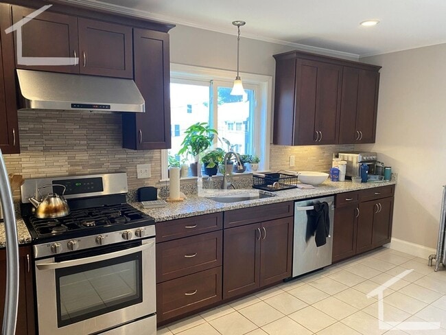 Awesome 4 bed 2 bath in Brighton.... Starting May 1st! - Awesome 4 bed 2 bath in Brighton.... Starting May 1st! House