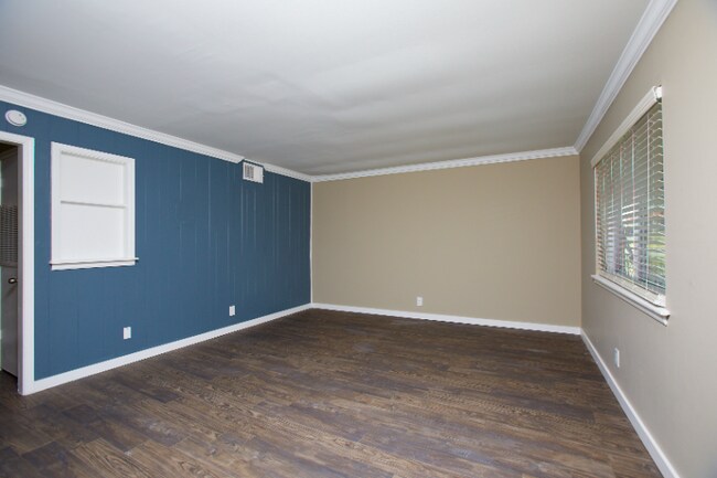 Building Photo - 6951 E 15th Pl
