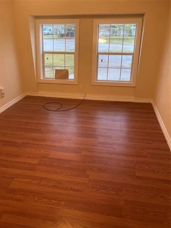 Foto del edificio - 6103 Sherwood Dr