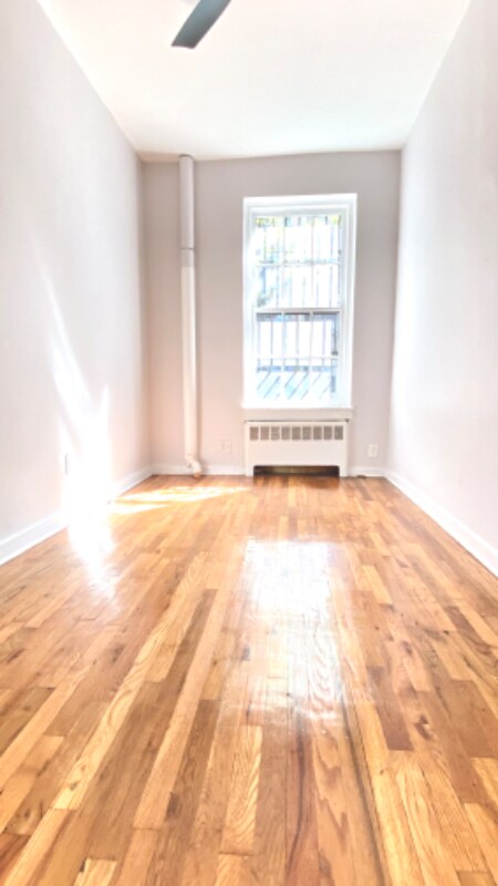 Foto del edificio - 403 W 44th St