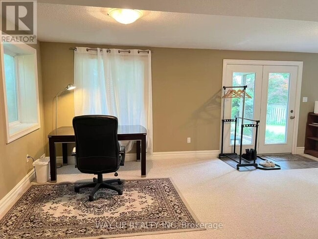 Building Photo - 401 Kingbird Ct