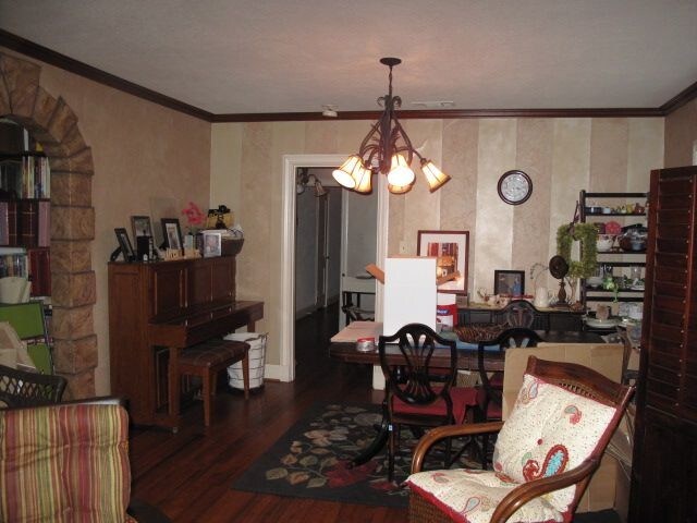 Building Photo - Beautiful duplex