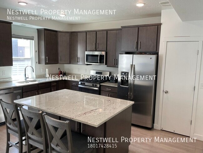 Building Photo - Incredible 3-bedTownhome in Daybreak!