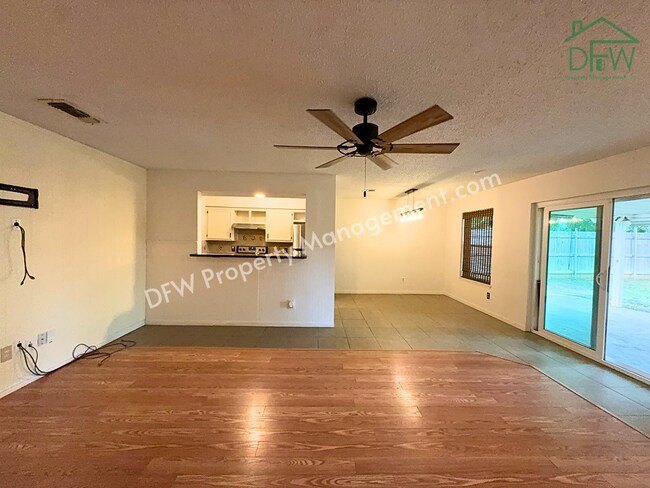 Foto del edificio - Charming 3-Bedroom Home for Lease in Arlington