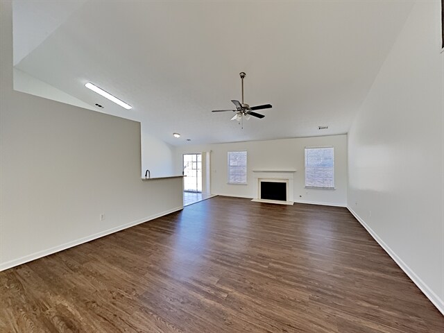 Foto del edificio - 3202 Greenbrier Court