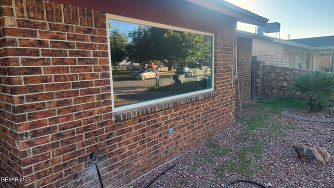 Building Photo - 1209 Antonio St