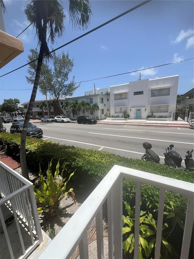 Building Photo - 7720 Harding Ave